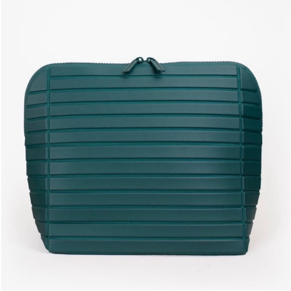 NWOT Parallelle The Large Spruce Traveller Cosmetic Bag Fold Down Makeup Bag